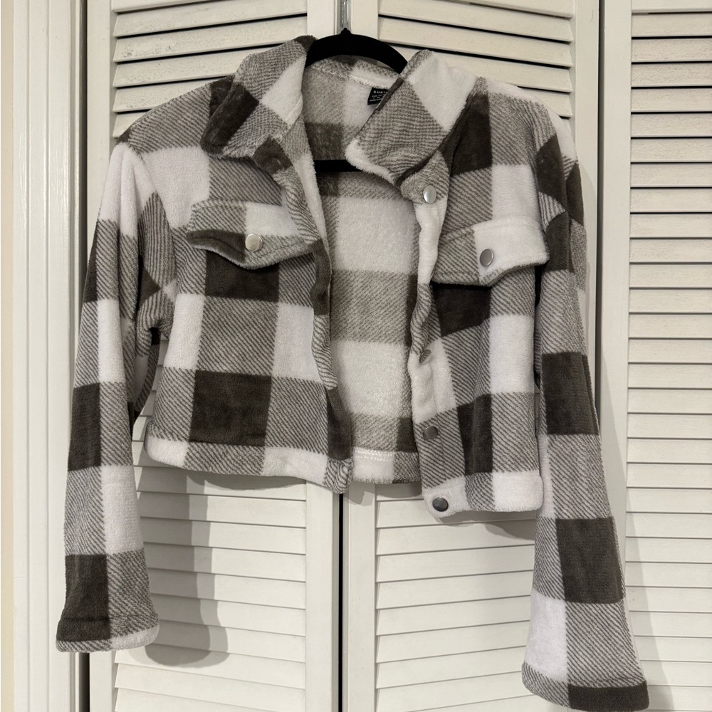 Plaid Women's Jacket in Grey and White (Size S)